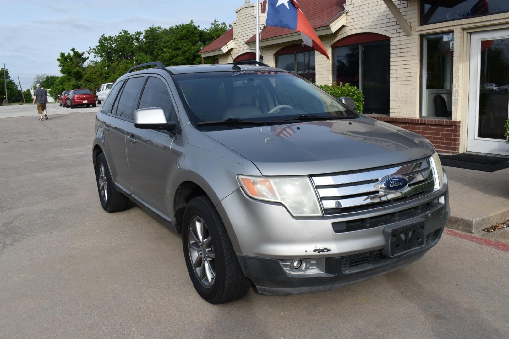 2008 Gray /Gray Ford Edge (2FMDK38C68B) , located at 5925 E. BELKNAP ST., HALTOM CITY, TX, 76117, (817) 834-4222, 32.803799, -97.259003 - Buying a 2008 Ford Edge can offer several benefits depending on your needs and preferences. Here are some potential advantages: Comfortable and Spacious Interior: The Ford Edge typically offers a comfortable and spacious interior with ample legroom and cargo space, making it suitable for families o - Photo#5